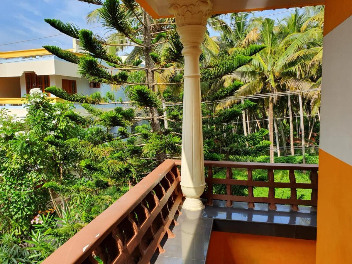 Thriphala Ayurveda Yogashram Lejlighed Thiruvananthapuram Eksteriør billede
