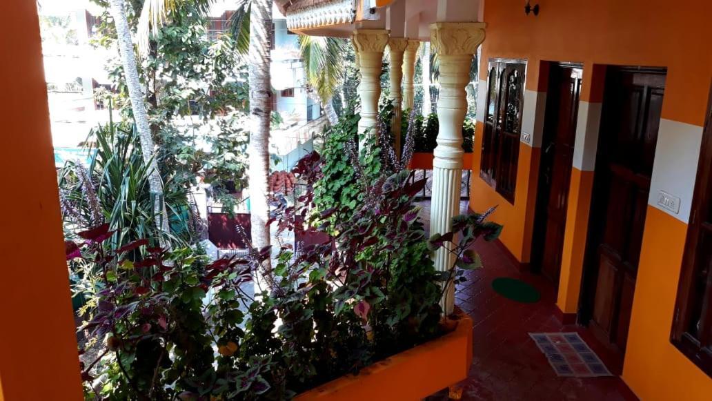Thriphala Ayurveda Yogashram Lejlighed Thiruvananthapuram Eksteriør billede